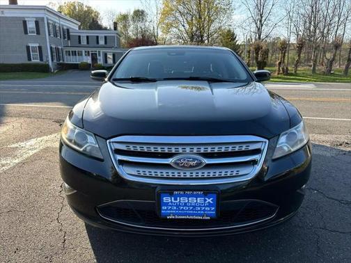 2010 Ford Taurus SHO Sedan 4D