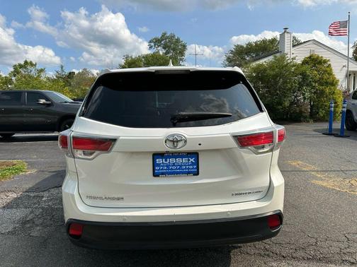 2016 Toyota Highlander Limited Platinum