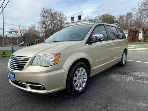 2012 Chrysler Town & Country Touring-L