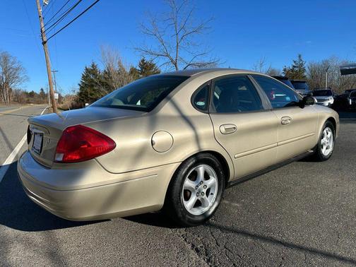 2001 Ford Taurus SE Sedan 4D