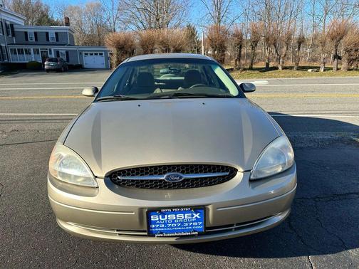 2001 Ford Taurus SE Sedan 4D