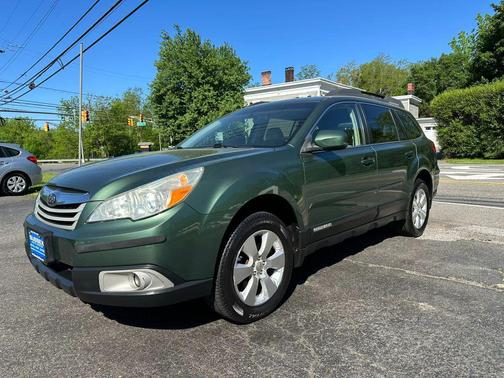 Green 2012 Subaru Outback 3.6R