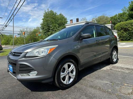 Gray 2014 Ford Escape SE