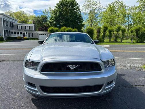 2014 Ford Mustang V6