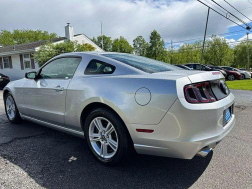 2014 Ford Mustang V6