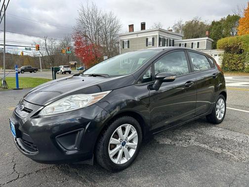 2013 Ford Fiesta SE Hatchback 4D