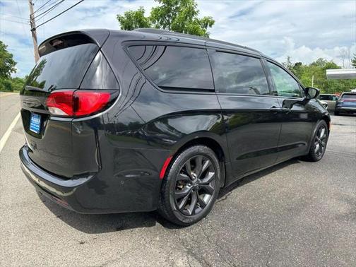 2018 Chrysler Pacifica Touring-L Plus