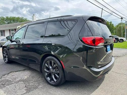 2018 Chrysler Pacifica Touring-L Plus
