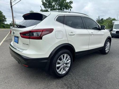 2022 Nissan Rogue Sport SV