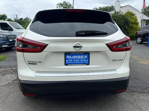 2022 Nissan Rogue Sport SV