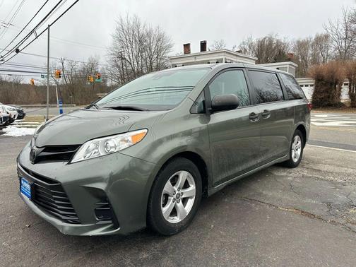 2020 Toyota Sienna SE