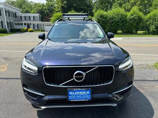 2016 Volvo XC90 T6 Momentum