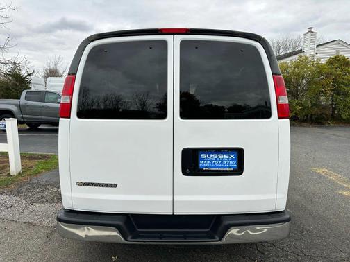 2017 Chevrolet Express 3500 LT