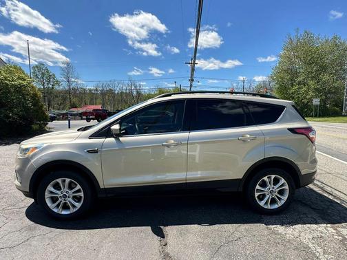 Tan 2018 Ford Escape SE