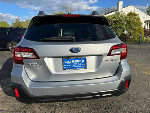 Silver 2018 Subaru Outback 2.5i Premium
