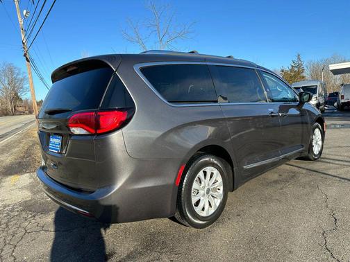 2018 Chrysler Pacifica Touring-L