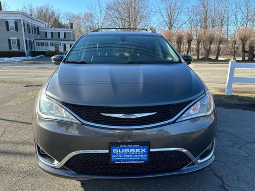 2018 Chrysler Pacifica Touring-L