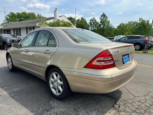 Gold 2001 Mercedes-Benz C-Class C320