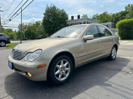 Gold 2001 Mercedes-Benz C-Class C320