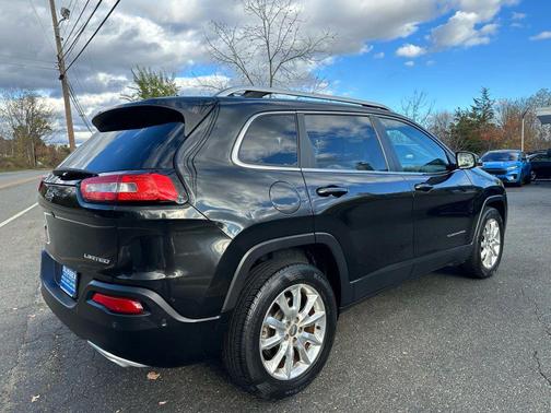 2015 Jeep Cherokee Sport