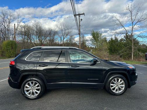 2015 Jeep Cherokee Sport