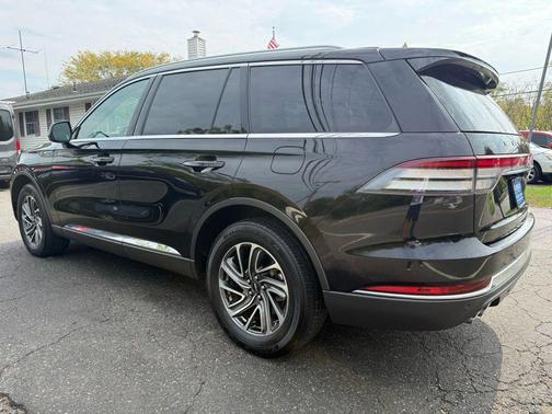 2022 Lincoln Aviator Livery Sport Utility 4D