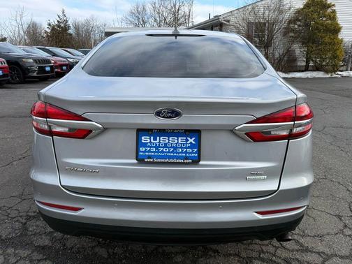 2020 Ford Fusion SE Sedan 4D
