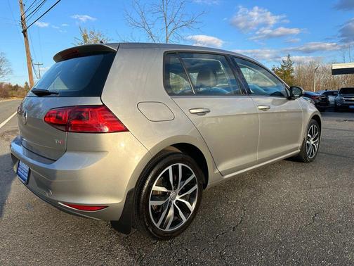 2016 Volkswagen Golf TSI SE 4-Door