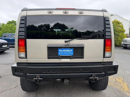 Tan 2004 Hummer H2 Base