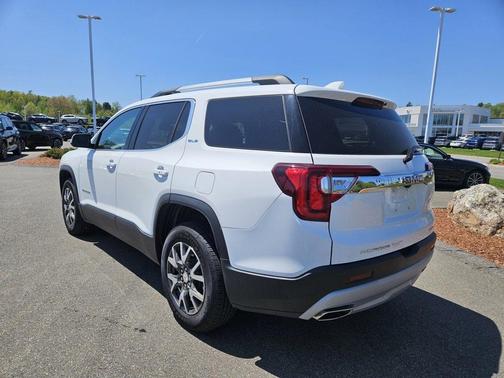 2022 GMC Acadia SLE