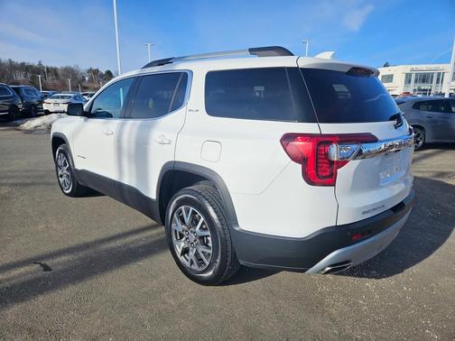 2022 GMC Acadia SLE