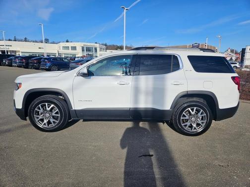 2022 GMC Acadia SLE