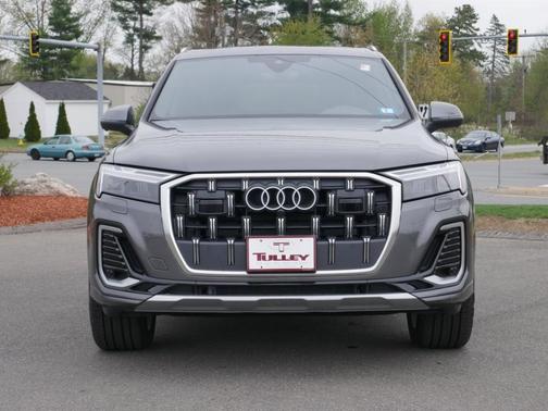 2025 Audi Q7 45 Premium Plus
