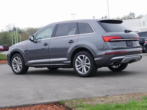 2025 Audi Q7 45 Premium Plus