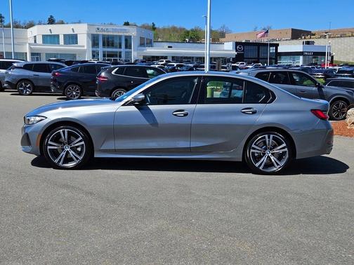 2023 BMW 330 i xDrive