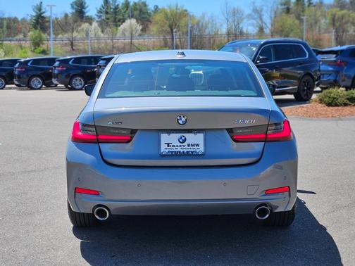 2023 BMW 330 i xDrive