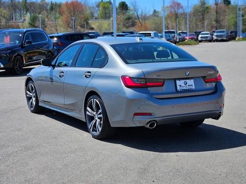 2023 BMW 330 i xDrive