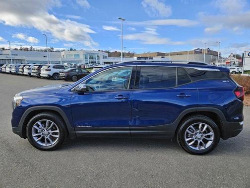 2022 GMC Terrain SLT