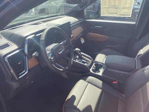 2025 GMC Canyon AT4