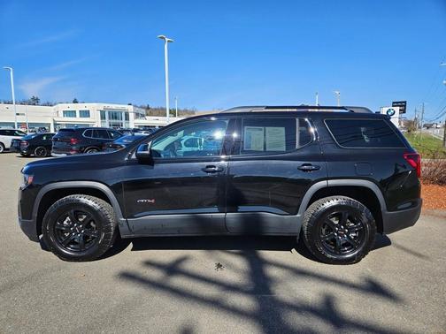 2023 GMC Acadia AT4