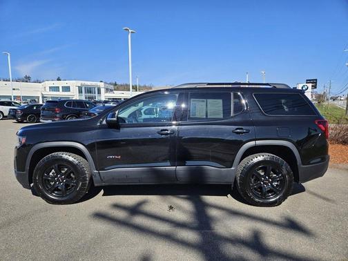 2023 GMC Acadia AT4