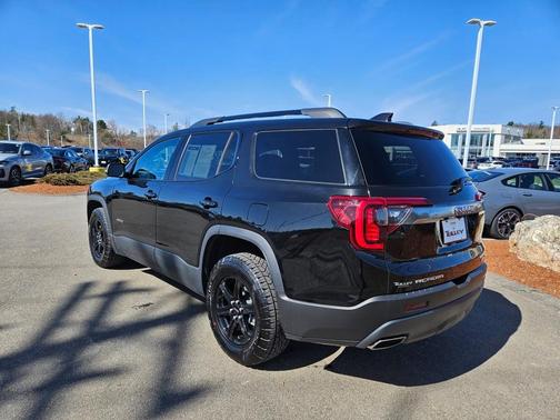 2023 GMC Acadia AT4