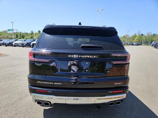 2025 GMC Acadia Denali