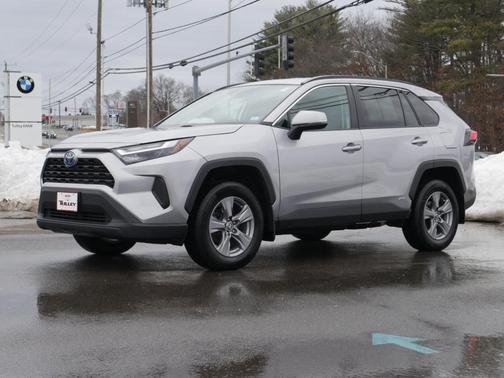 2022 Toyota RAV4 Hybrid XLE
