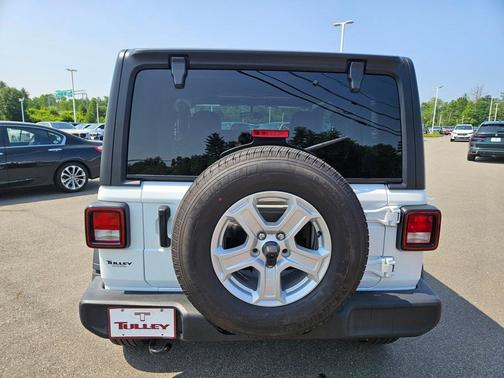 2022 Jeep Wrangler Sport