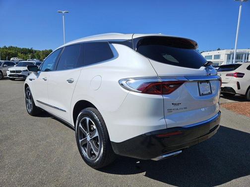 2022 Buick Enclave Essence