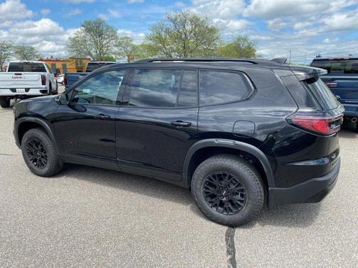 2025 GMC Acadia AT4