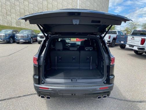 2025 GMC Acadia AT4