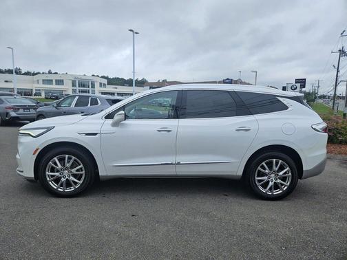2022 Buick Enclave Essence