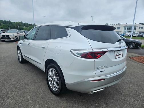 2022 Buick Enclave Essence